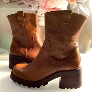 STEVE MADDEN VINTAGE BROWN FENDER CHUNKY HEEL BOOT ROUND TOE